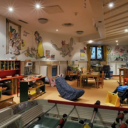 Отель Silvretta Parkhotel Клостерс