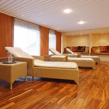 Отель Silvretta Parkhotel Клостерс