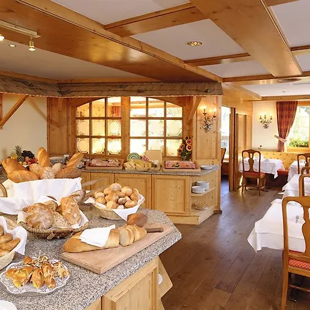 Silvretta Parkhotel Hotel 4*