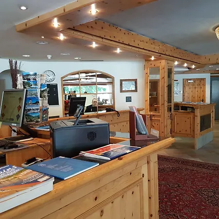 斯尔瑞特塔公园酒店 4*